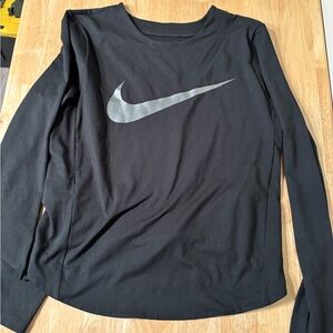 Nike Women's Black Long Sleeve Tee Small